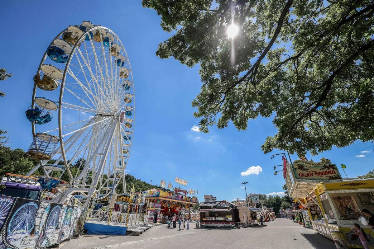 Karussell-Test auf dem Heidenheimer Volksfest.