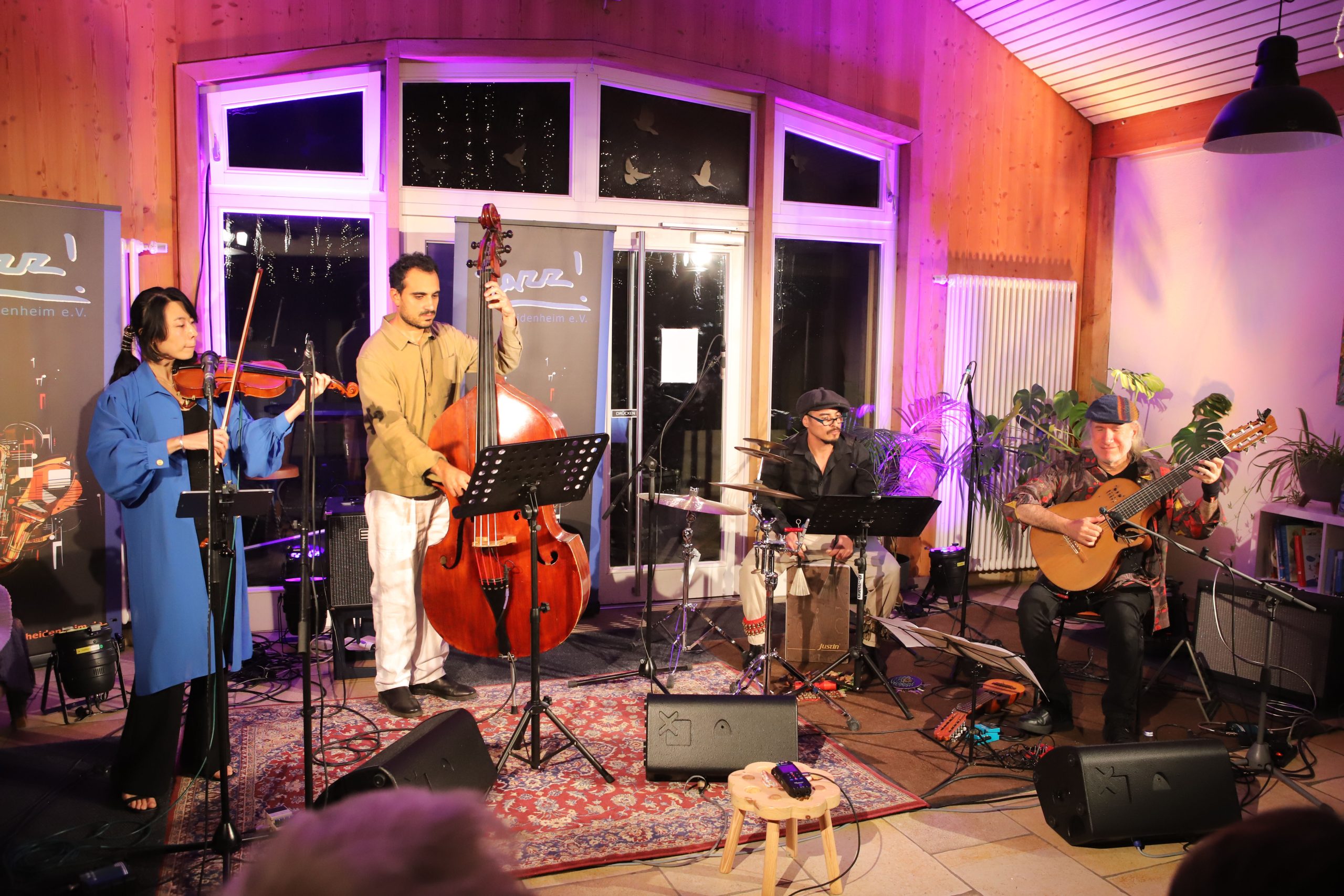 Star-Gitarrist Quique Sinesi und sein Quartett waren zu Gast im Heidenheimer Talhof.