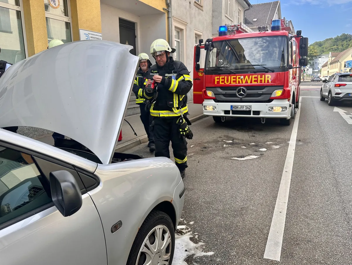 Die Feuerwehr ist vor Ort im Einsatz.