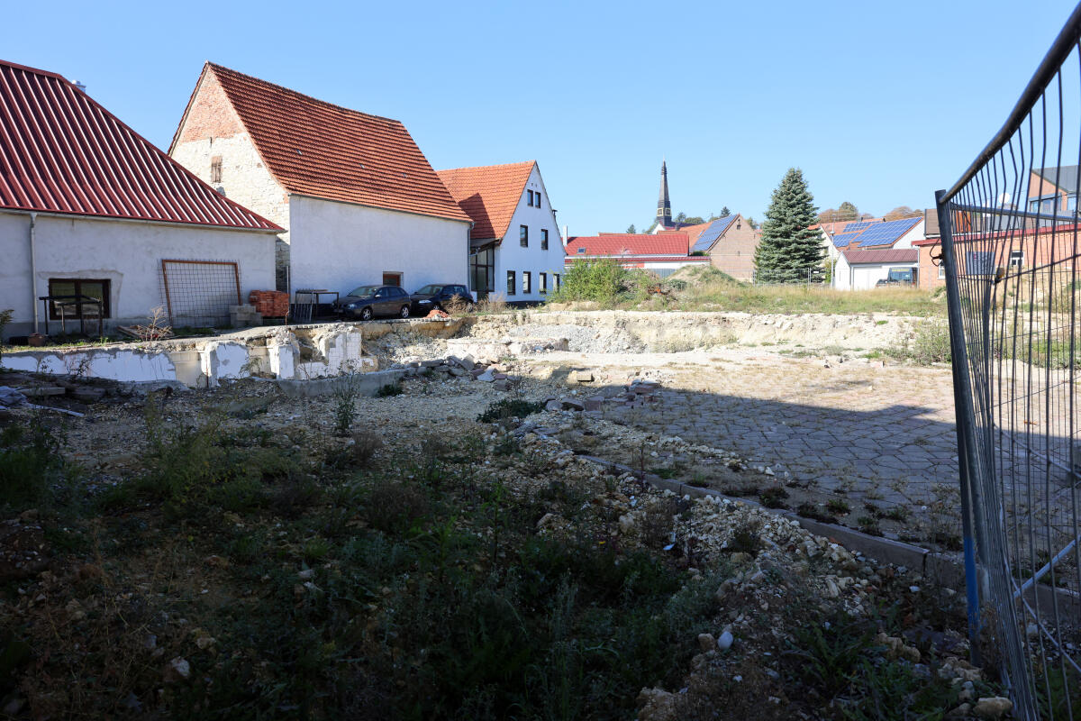 Auf dem Gelände an der Großen Gasse, das ehemals das Haus der Bäckerei Kastler beheimatete, soll nun ein Mehrfamilienhaus entstehen. 