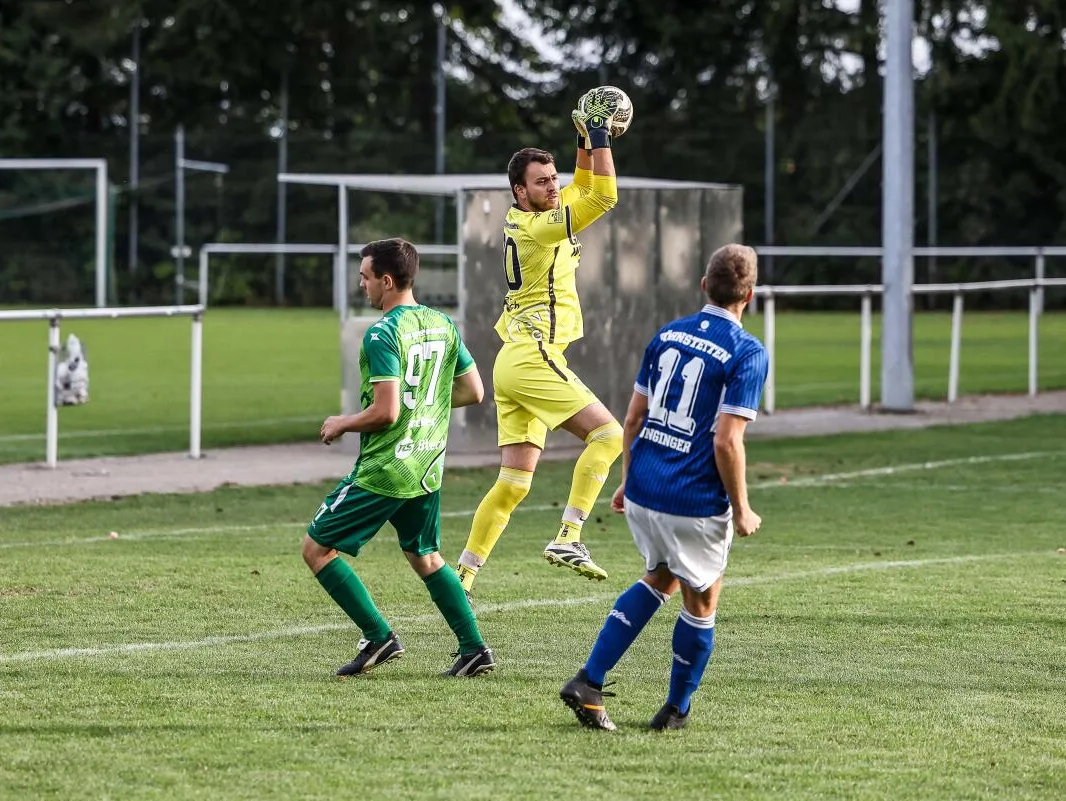 Fußball, Kreisliga A3, TSV Gussenstadt, SV Söhnstetten, Der Matchwinner zwischen den Pfosten: TSV-Torhüter Marcel Dietz sicherte mit seinen starken Paraden den Derbysieg der Gussenstädter am Mittwochabend.