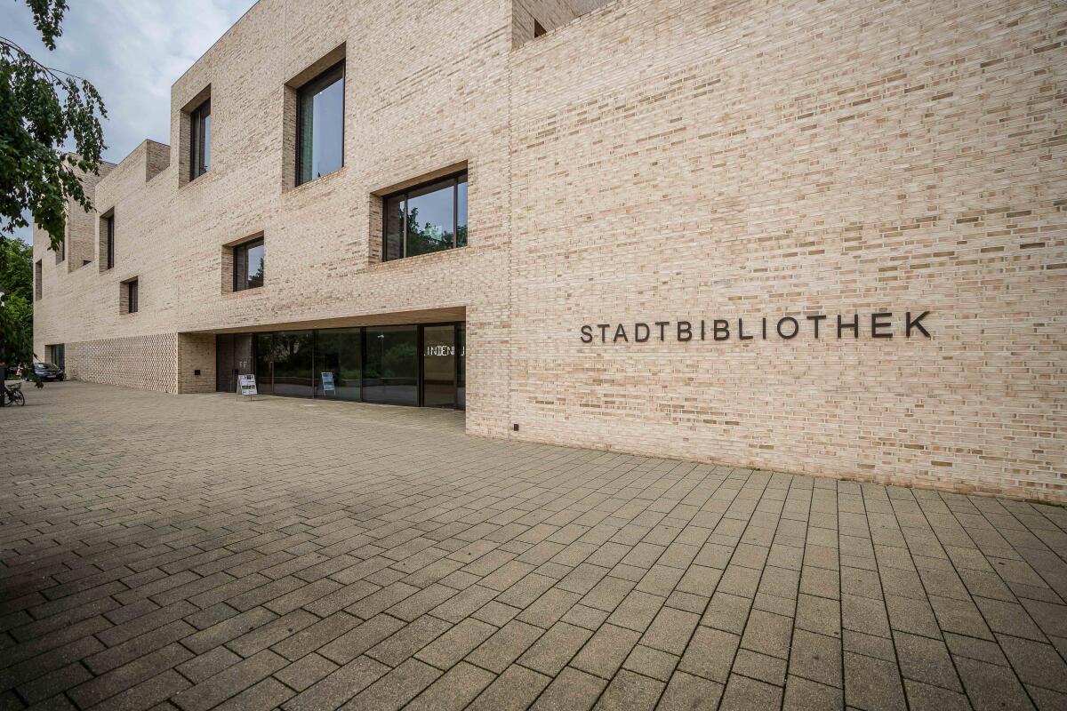 Auch Heidenheim beteiligt sich an der landesweiten "Langen Nacht der Demokratie" am am Vorabend des Tags der Deutschen Einheit. In der Stadtbibliothek gibt es am Freitag drei Angebote. 