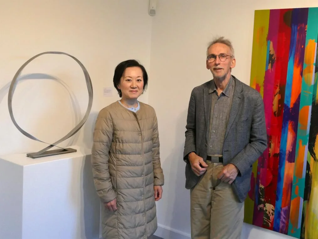 Bis 9. Oktober sind die Arbeiten von Ruri Matsumoto und Martin Willing in der Galerie Fetzer in Sontheim/Brenz zu sehen. Bis 9. Oktober sind die Arbeiten von Ruri Matsumoto und Martin Willing in der Galerie Fetzer in Sontheim/Brenz zu sehen.